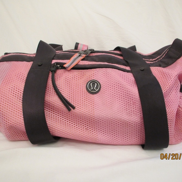 lululemon gym duffle bag